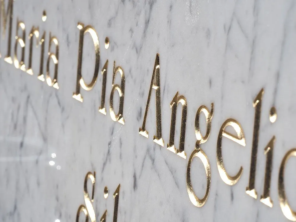 Doratura 24 Kt su epigrafi lapidee